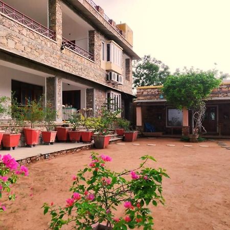 Hotel Devra Udaipur Esterno foto