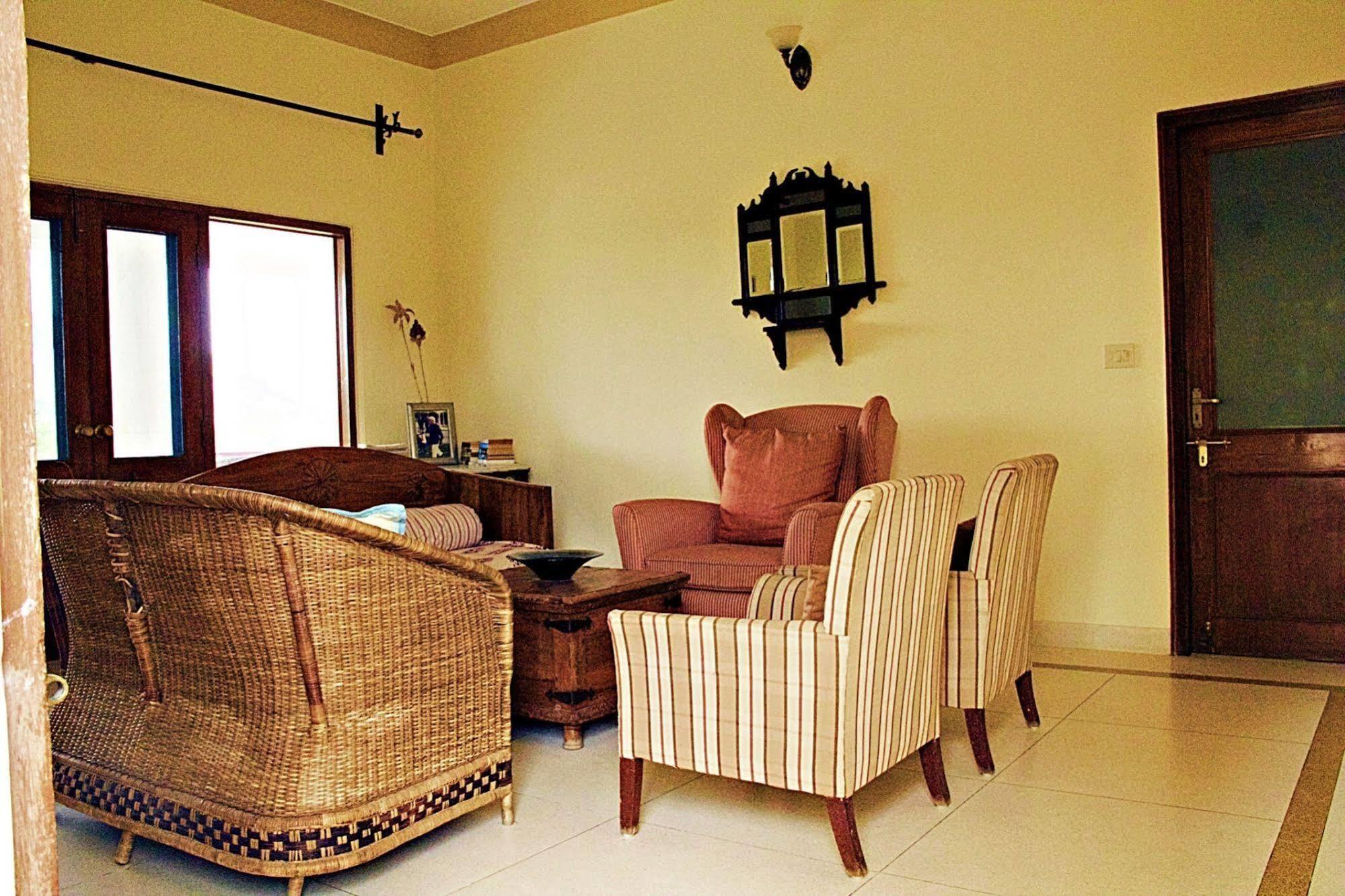 Hotel Devra Udaipur Esterno foto