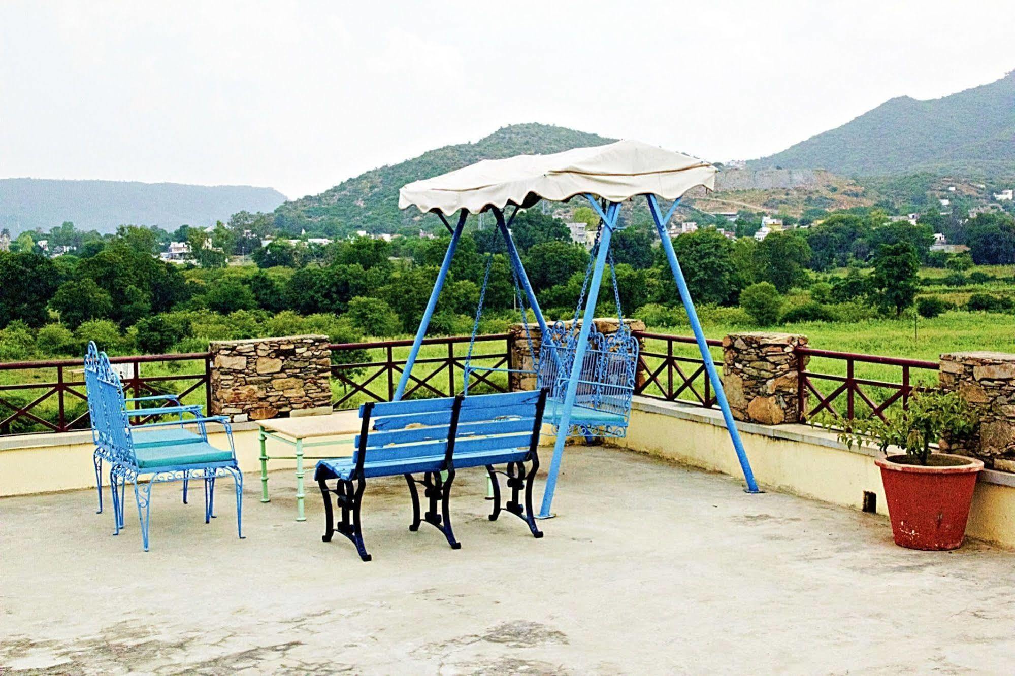 Hotel Devra Udaipur Esterno foto