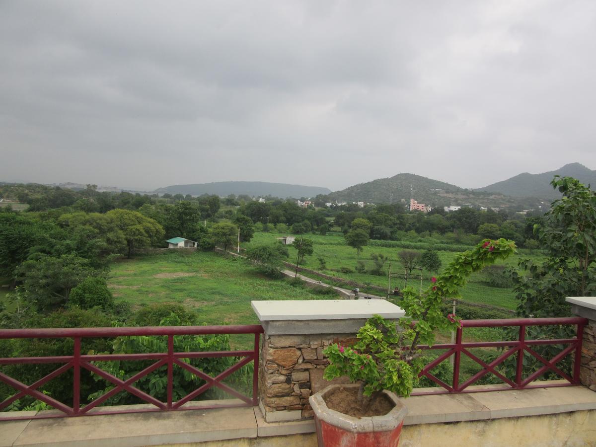 Hotel Devra Udaipur Esterno foto