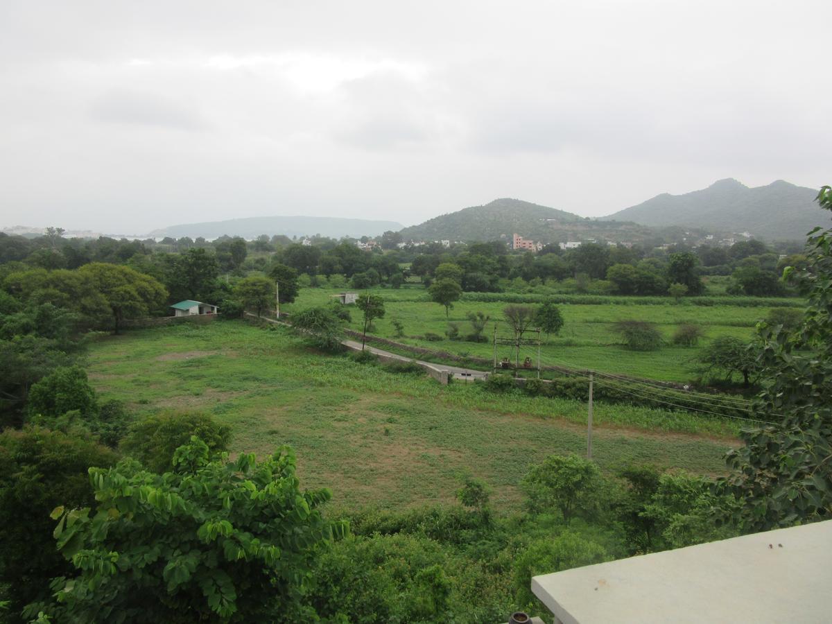 Hotel Devra Udaipur Esterno foto