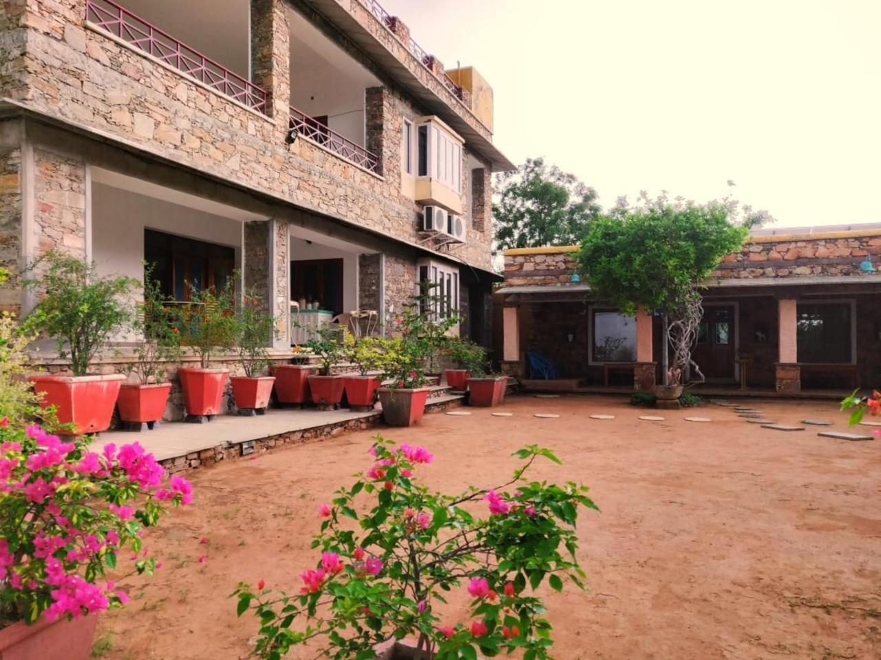 Hotel Devra Udaipur Esterno foto